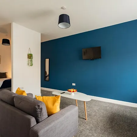 Legion House Apt Ten *